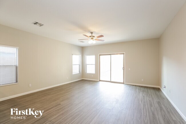 Foto del edificio - 5229 W Shumway Farm Rd