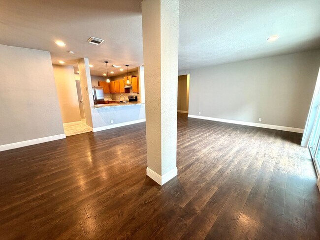 Foto del edificio - 9935 Misty Plain Dr