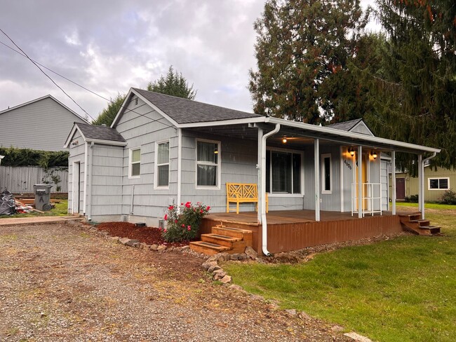 Building Photo - Cute Cottage with Garage and Large Yard