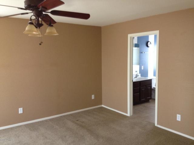 Foto del edificio - 44444 Cypress Ln