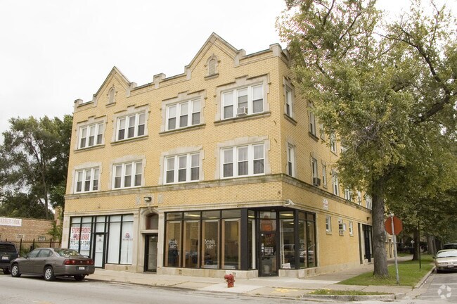 Building Photo - 723 W 111th St