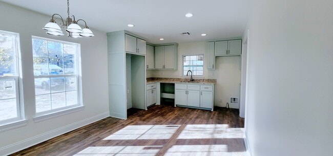 Building Photo - 14820 Blackwater Rd