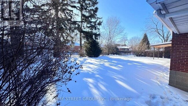 Building Photo - 2048 Edinburgh Dr