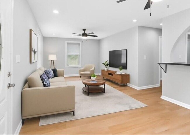 Foto del edificio - 2243 Spruce Ave