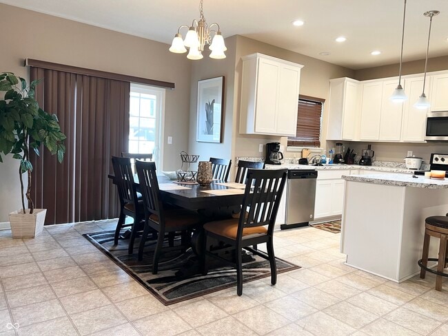 Foto del edificio - 1694 Wedgewood Pl