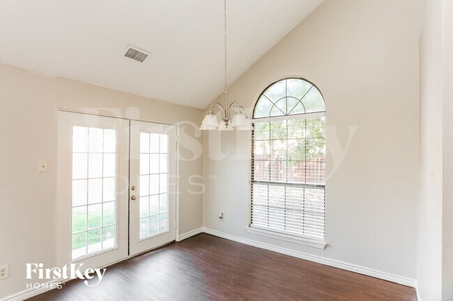 Foto del edificio - 7702 Clairmont Ave