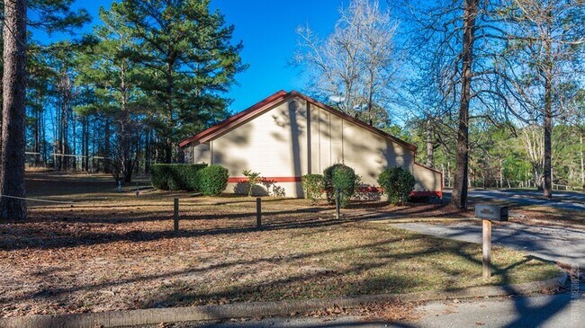 Foto del edificio - 622 Players Pl