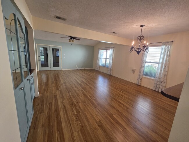 Building Photo - 35120 Whispering Oaks Blvd