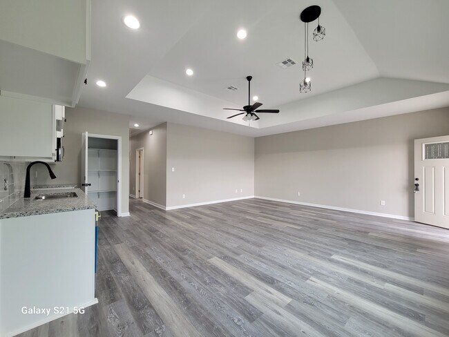 Foto del edificio - 112 Cora Lee Ln
