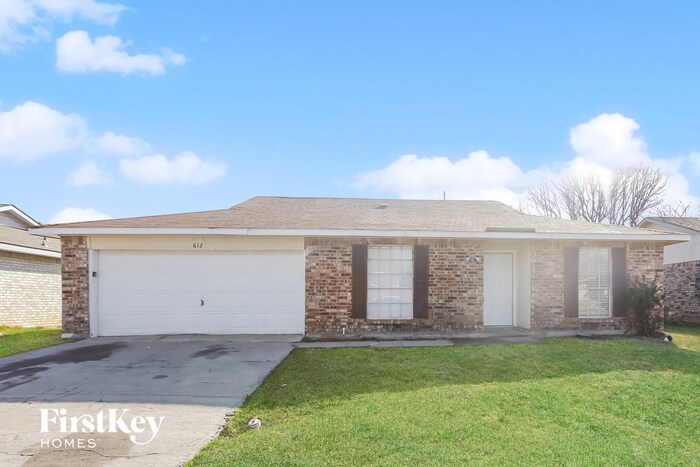 Foto principal - 612 Coolwood Ln