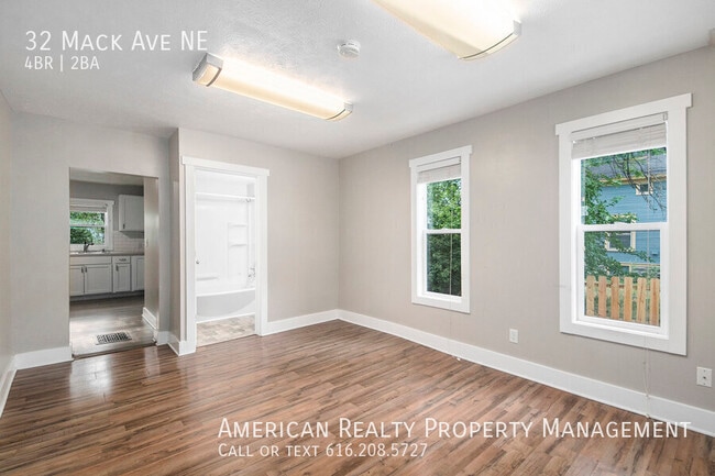 Building Photo - 32 Mack Ave NE