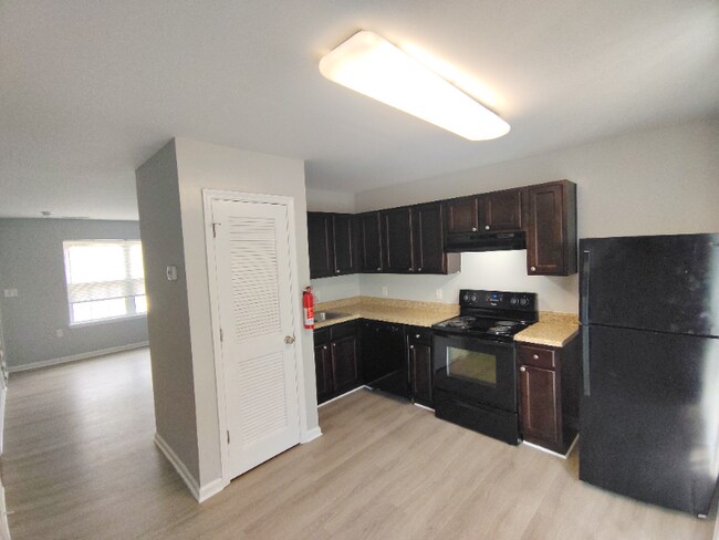 Building Photo - 29 Fonda Dr