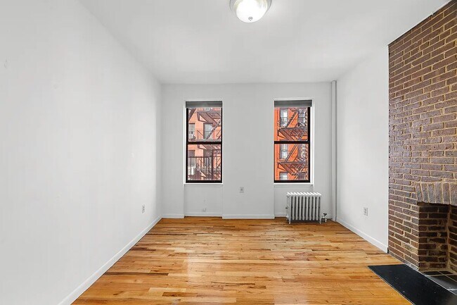 Foto del edificio - 242 Mulberry St