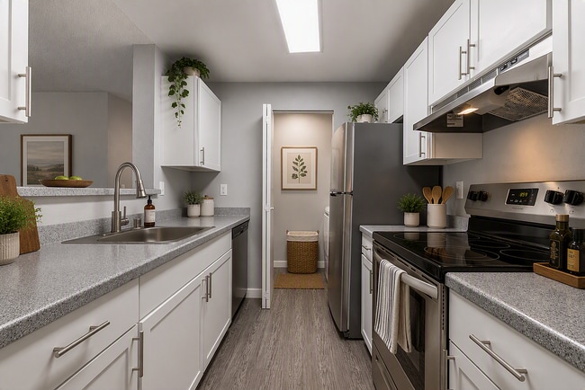 Building Photo - Avana West Hill
