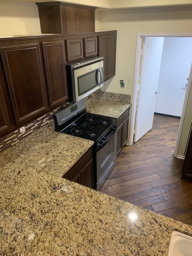 Foto del edificio - 419 Cool Creek Ct