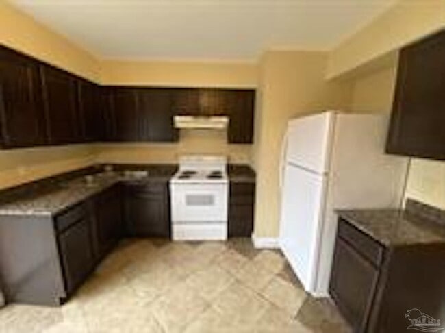 Foto del edificio - 8810 Fowler Ave