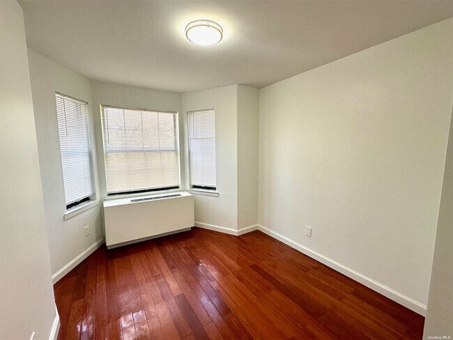 Foto del edificio - 163-4 71st Ave