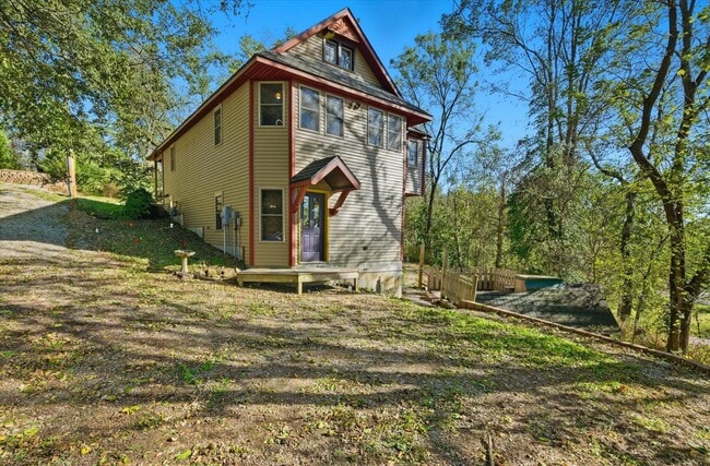 Building Photo - 102 N Gaw St