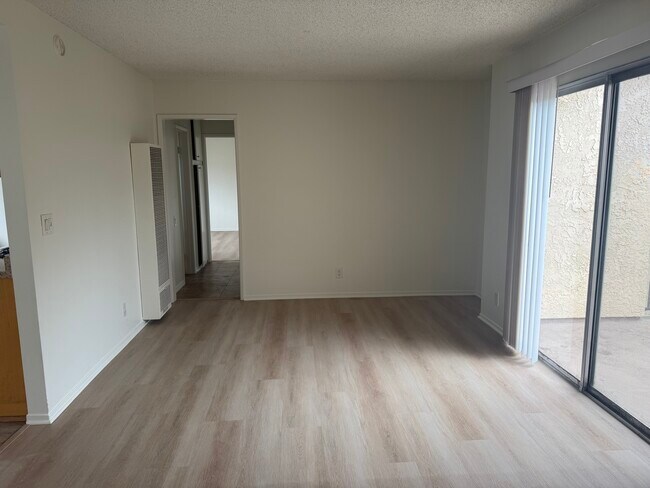 Building Photo - 16703 Lynn Ln