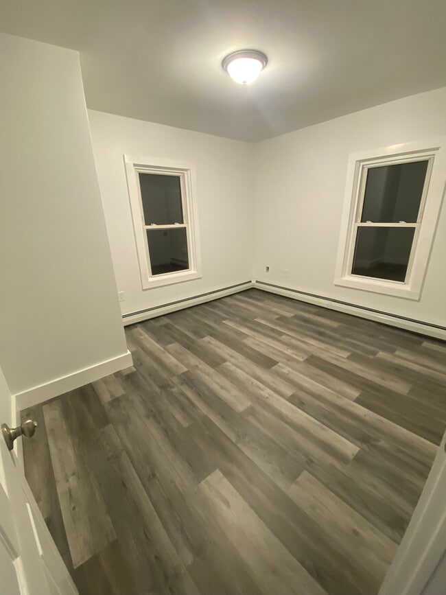Building Photo - 17 Beaver Pond Rd