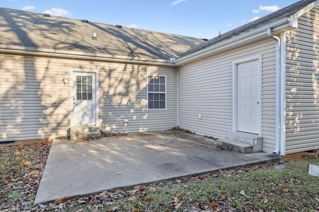 Building Photo - 730 Cobblestone Dr