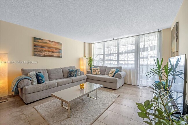 Foto del edificio - 3725 S Ocean Dr