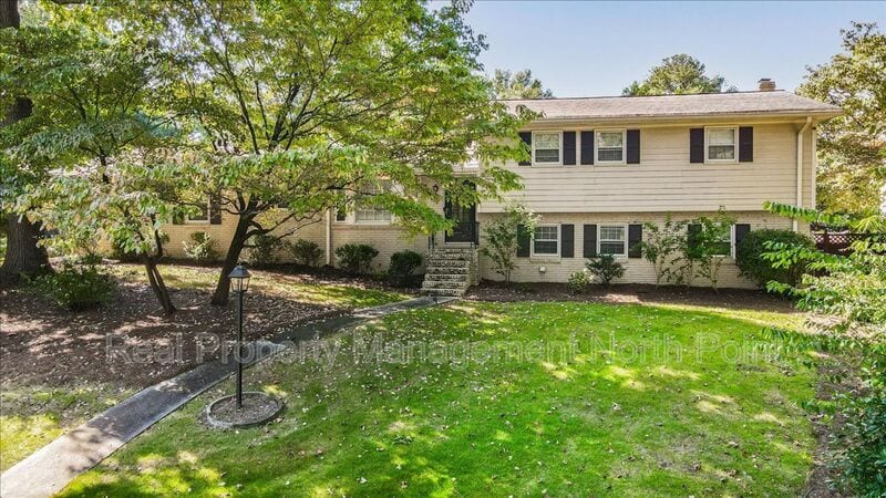 Foto principal - 1799 Ashentree Ct