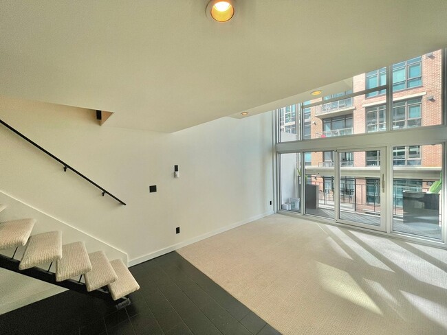 Foto del edificio - Beautiful Mid Century Modern Condo in Tali...