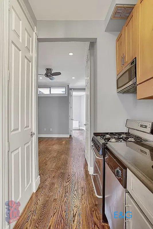 Foto principal - 2 bedroom in NEW YORK NY 10003