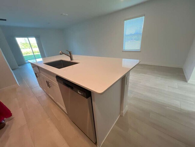 Foto del edificio - 17476 Happytrails St