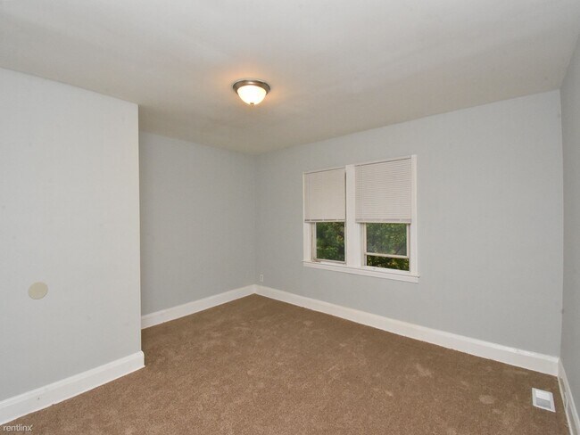 Building Photo - 2 br, 1.5 bath House - 3906 Gelston Dr