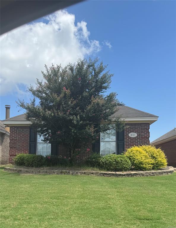 Building Photo - 8737 Jamac Ln