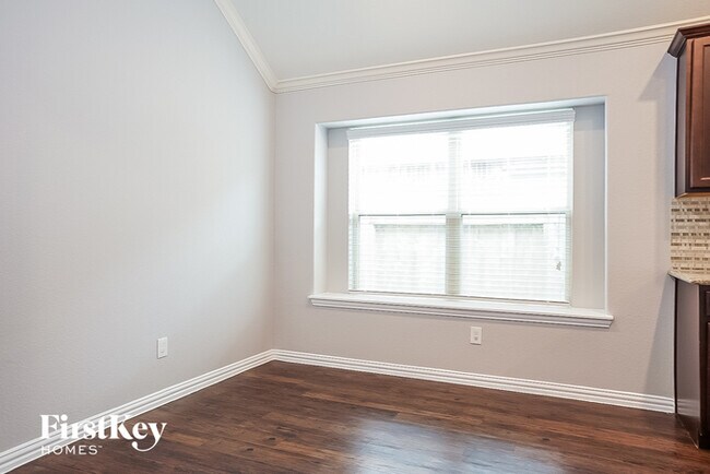 Foto del edificio - 4303 Bearberry Ave