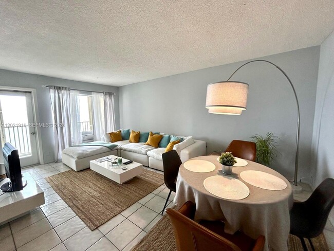 Foto del edificio - 750 N Ocean Blvd