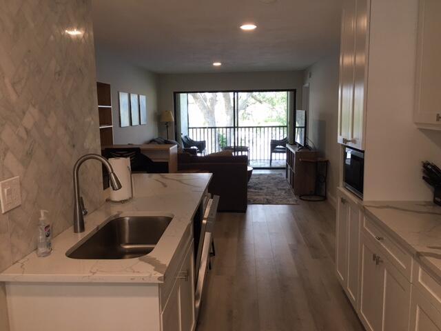 Building Photo - 6962 Briarlake Cir