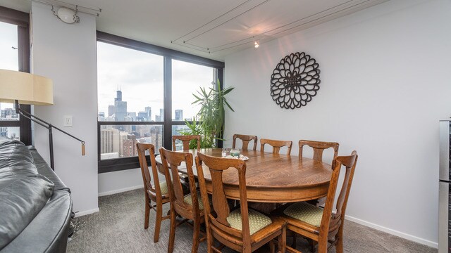 Foto del edificio - 1030 N State St