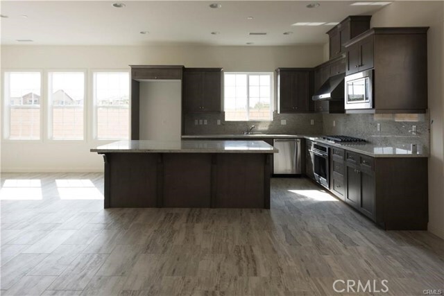 Building Photo - 26 Castellana