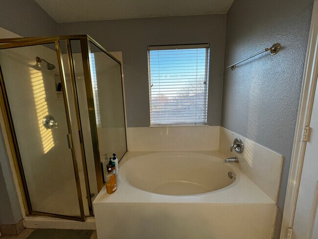 Foto del edificio - 1005 Betty Baker Cove