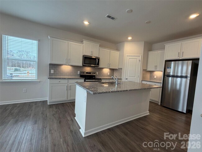 Building Photo - 3636 Pamlico St