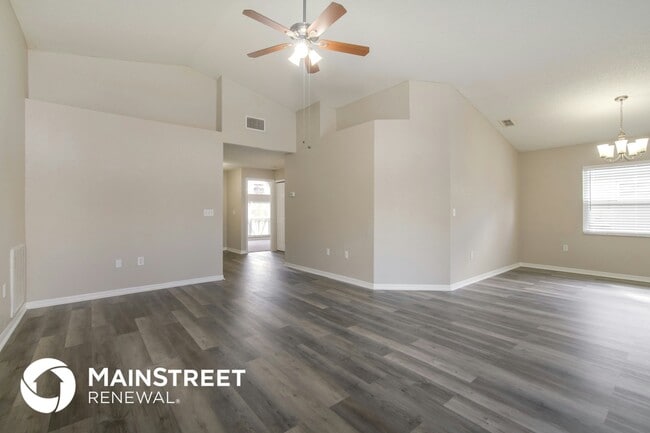 Building Photo - 3007 Sabal Bend Dr NE