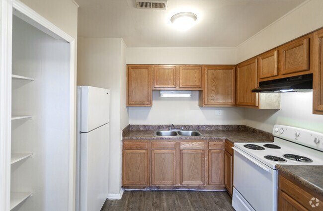 2HAB, 1BA - 890 ft² - Bingham Square