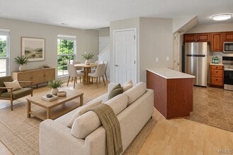 Building Photo - 30 Stonewall Creek Ct