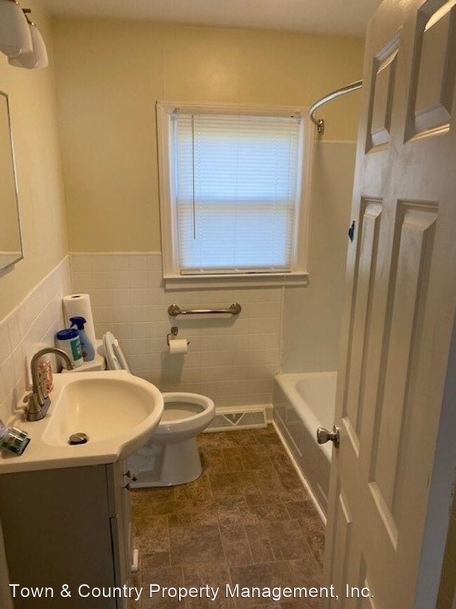 Building Photo - 3 br, 1 bath House - 504 Cokesbury St