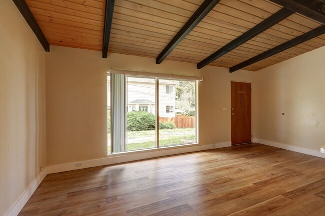 Building Photo - Quiet Neighborhood Forest Like Setting. Gr...