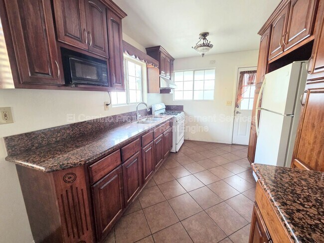 Foto del edificio - 734 Williamson Ave