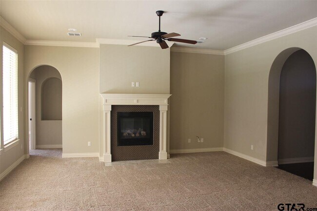 Foto del edificio - 1716 Whetstone Ln