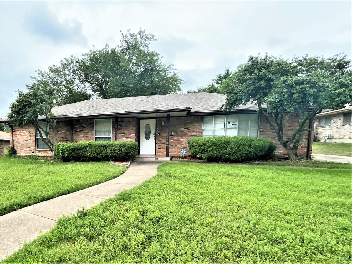 426 Tanglewood House Rental in DeSoto, TX