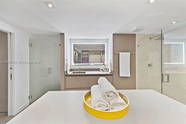 Foto del edificio - 2301 Collins Ave