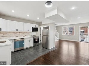 Building Photo - 4034 Lawndale St