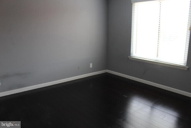 Building Photo - 2614C Auburn Ct